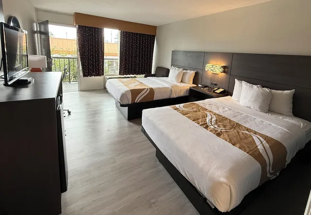 غرفة قياسية بسريرين مزدوجين للمدخنين، Quality Inn and Suites Baton Rouge West Port Allen 1/10
