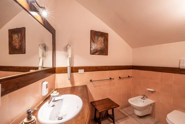 غرفة رباعية مع أريكة، HOTEL TREVI 2/2