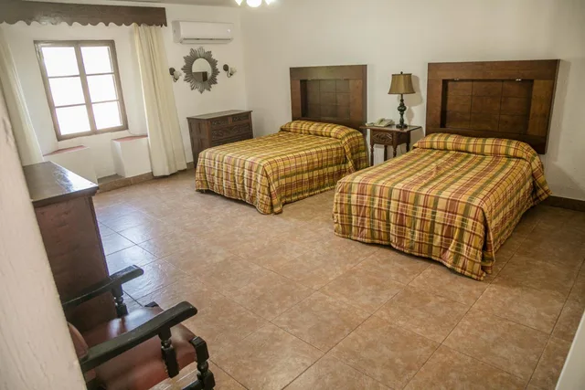 غرفة بسريرين منفصلين بإطلالة على المسبح، Hotel Playa De Cortes 8/10