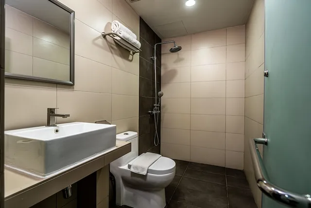 غرفة ديلوكس بسرير كوين مع دخول الصالة، Orange Hotel Klia Klia2 2/3