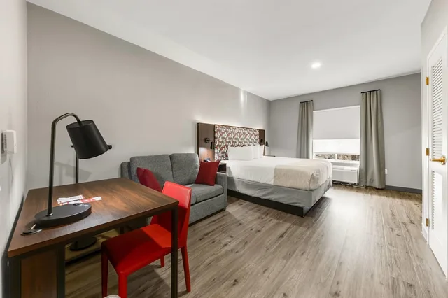جناح بسرير كوين بغرفة نوم واحدة بمطبخ لذوي الإعاقة، Hawthorn Suites By Wyndham College Station 4/8