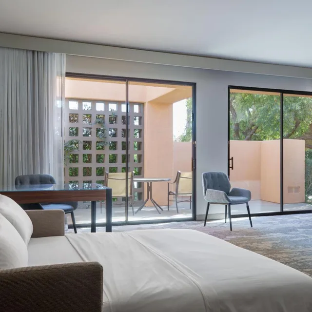Guest Room, Studio, Suite, King Bed, Partial View, Large، The Westin Rancho Mirage Golf Resort and Spa 2/4
