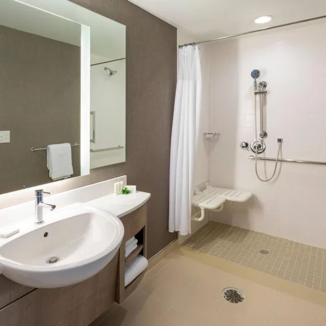 جناح بسرير كينج مع سرير سحّاب إضافي، SpringHill Suites by Marriott Minneapolis Maple Grove/Arbor Lakes 10/10
