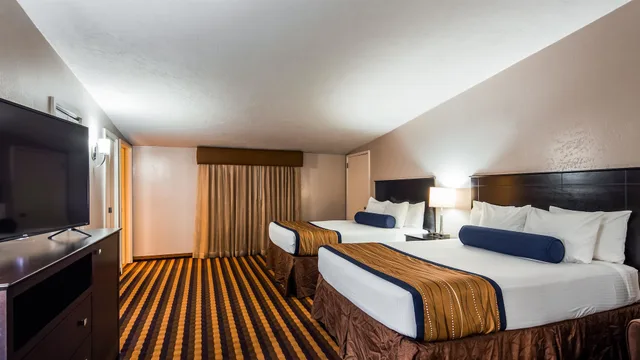 جناح بسرير كوين، Best Western New Oregon 2/10
