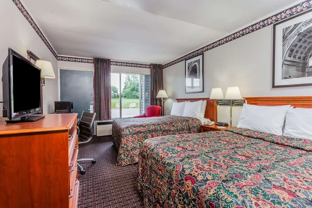 غرفة بسريرين مزدوجين لذوي الإعاقة، Days Inn By Wyndham Seymour 5/8
