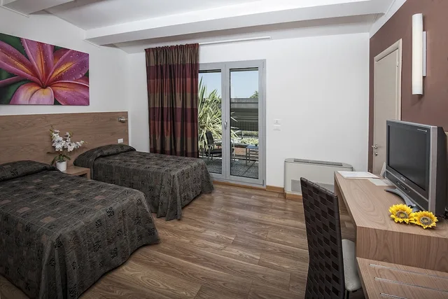 Superior, Triple, Twin Beds, Sofa, Relais Bellaria Hotel And Congressi 5/7