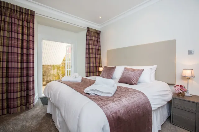 شقة بسريرين مزدوجين بـ3 غرف نوم، Blythswood Square Apartments 2/4