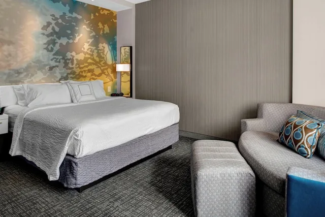 غرفة بسرير كينج، Courtyard Carrollton 3/6