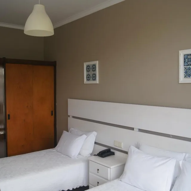 غرفة ثلاثية، Hotel Chique 4/10