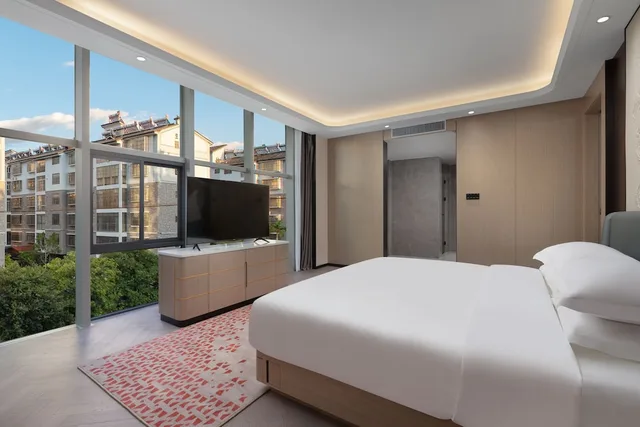 جناح تنفيذي بسرير كينج، Ramada by Wyndham Honghe Kaiyuan 1/3