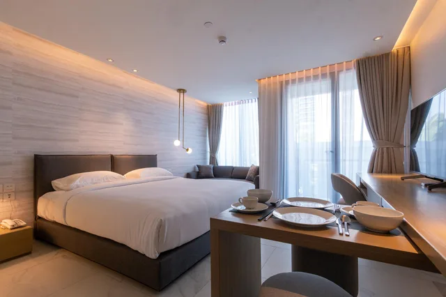 غرفة ديلوكس بشرفة، Ashley Hotel BKK 2/2