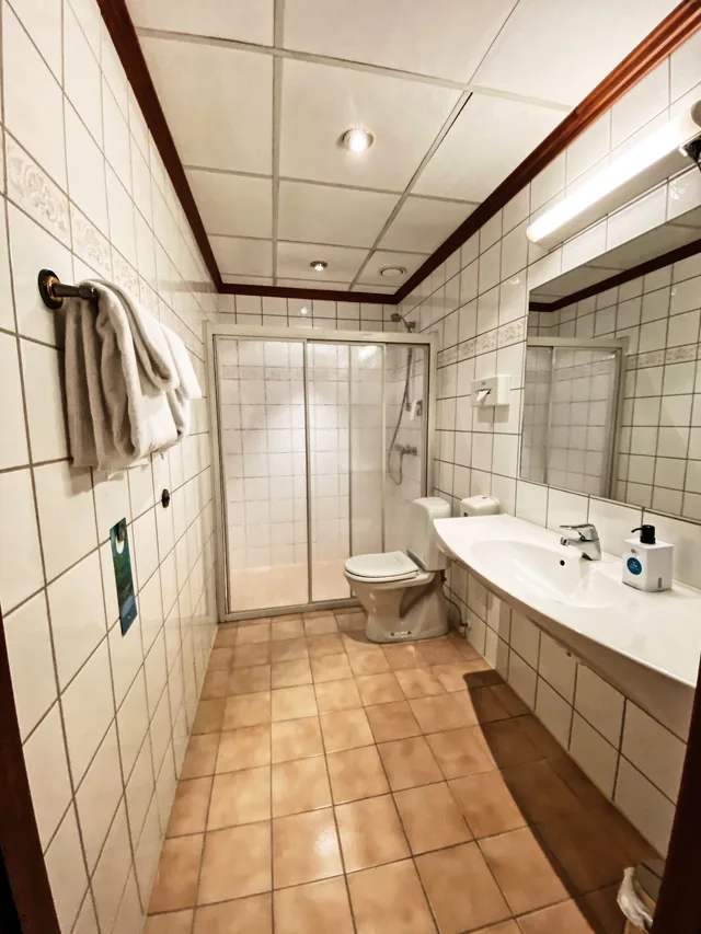 Renovated, Compact, Twin Beds, Old Building، Quality Hotel Grand Royal 10/10