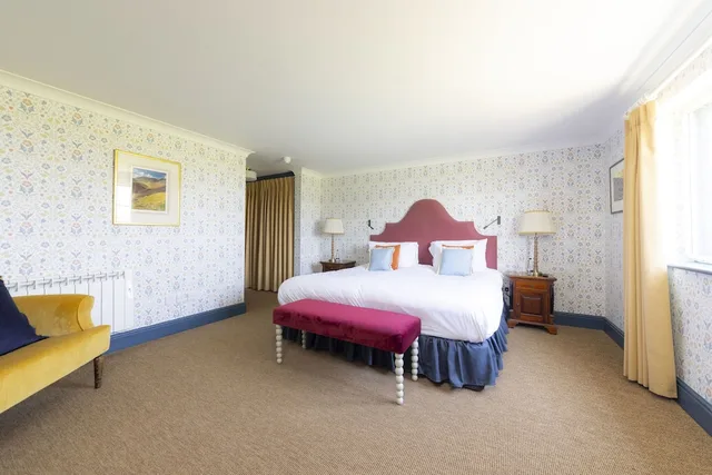 غرفة ملكية بسرير كينج، Barnsdale Lodge Hotel And Restaurant 2/8