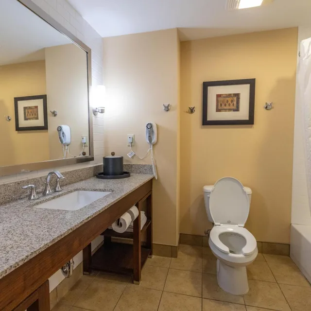 جناح بسريرين كوين، Akwesasne Mohawk Casino Resort 4/4