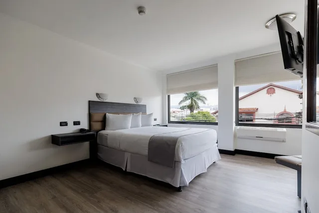 Room, Queen Bed, Accessible, Parque Del Lago Hotel 3/9
