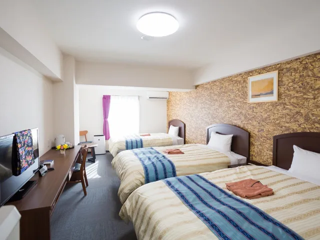 غرفة قياسية ثلاثية بثلاثة أسرّة، Hotel Peace Island Nago 1/2