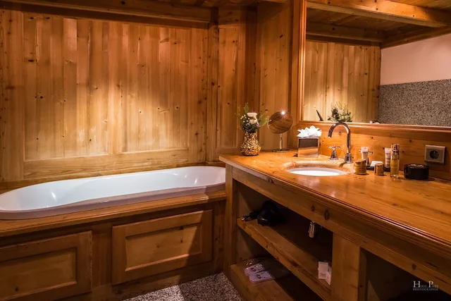 جناح فاخر بسرير مزدوج وسريرين منفصلين، Hôtel Le Fer à Cheval 9/10