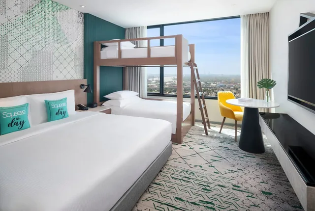 Family Skyline، Avani Sukhumvit Bangkok 1/2
