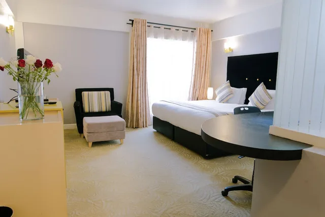 غرفة ديلوكس بسرير مزدوج بإطلالة على الحديقة، West Wood Hotel 1/1