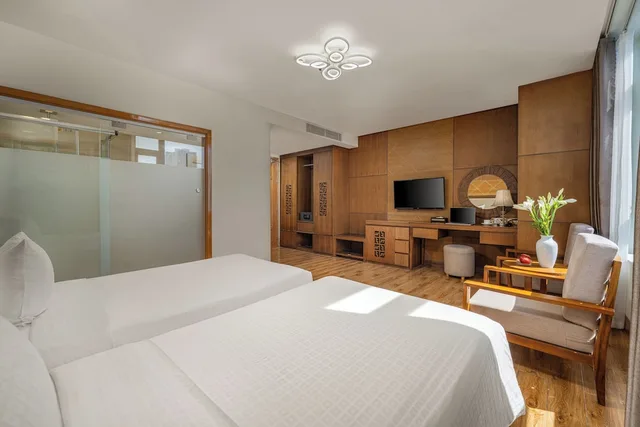 Superior, Twin Beds, Sea View, Nhu Minh Plaza Danang 2/6