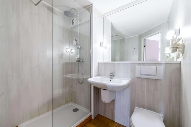 غرفة قياسية ثلاثية، Comfort Hotel Evreux 3/3