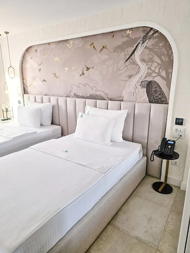 غرفة بريميوم بسريرين منفصلين بإطلالة على البحر، The New Mediteran Hotel Villa Edition 7/10