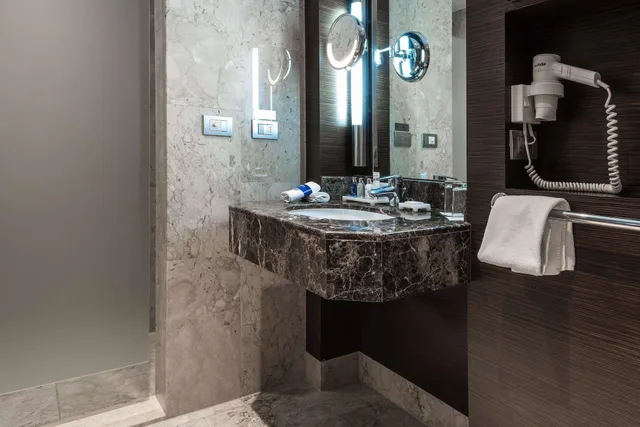 غرفة سوبيريور بسرير كينج، Radisson Hotel Astana 5/7