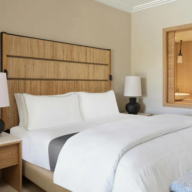 غرفة سوبيريور بسرير كينج بإطلالة على الحديقة بشرفة مع أريكة، The Westin Resort, Costa Navarino 3/10