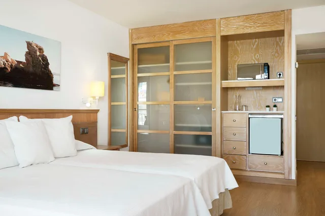 غرفة قياسية بسرير مزدوج، Iberostar Waves Club Cala Barca 4/6