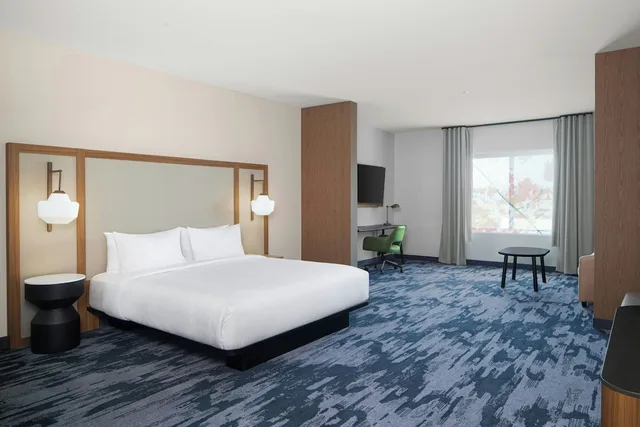 Room, King Bed, Sofa, Accessible, Fairfield By Marriott Inn & Suites Piedmont Greenville 3/5