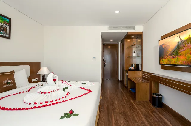 غرفة سوبيريور بسرير مزدوج بإطلالة على المدينة، Tamarind Hotel Da Nang 1/3