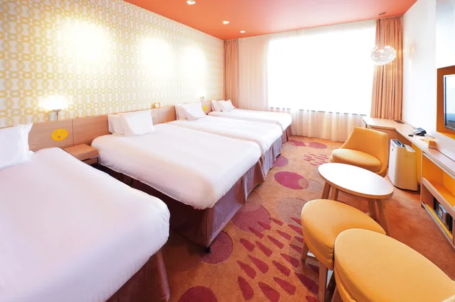 غرفة ديلوكس رباعية، Hotel Universal Port Vita 2/3