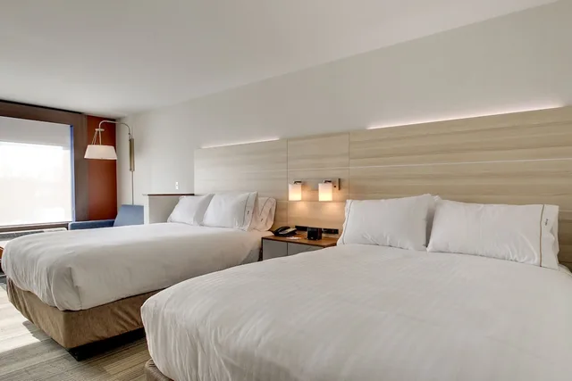 غرفة قياسية بسرير فردي، Holiday Inn Express & Suites GALESBURG 2/8