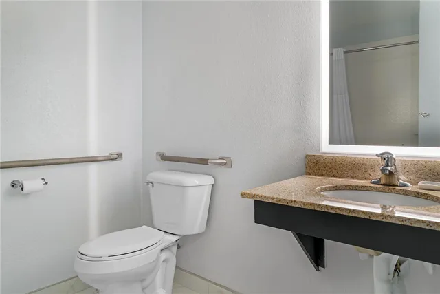 غرفة بسرير كوين لذوي الإعاقة، Best Western Lakewinds 4/4