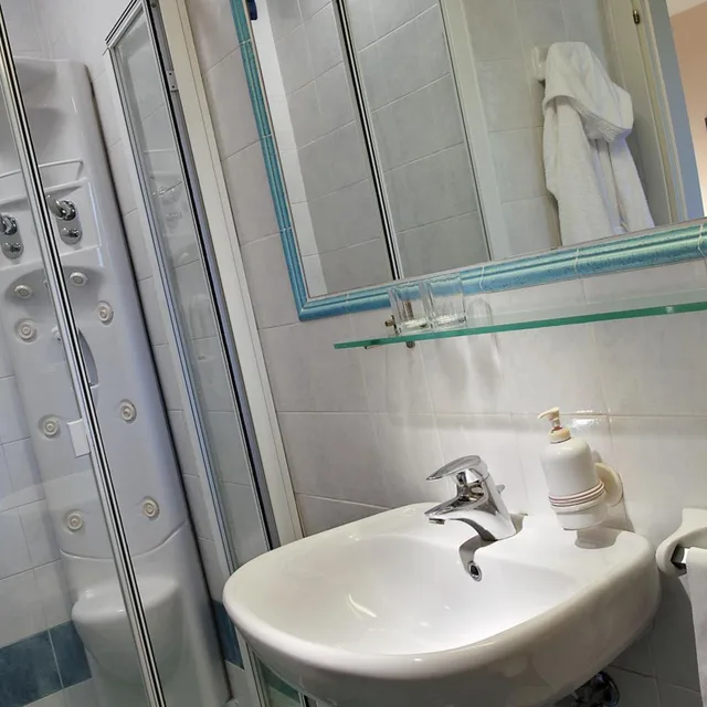 غرفة ثلاثية بشرفة، Hotel San Giovanni Terme 8/8