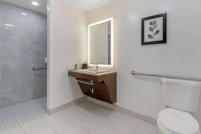 غرفة بسريرين مزدوجين لذوي الإعاقة، Country Inn & Suites by Radisson, Vallejo Napa Valley, CA 6/6