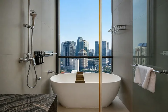 جناح غراند بسرير كينج وسرير فردي بغرفتي نوم، Mangkuluhur Residences by Lorin 4/4