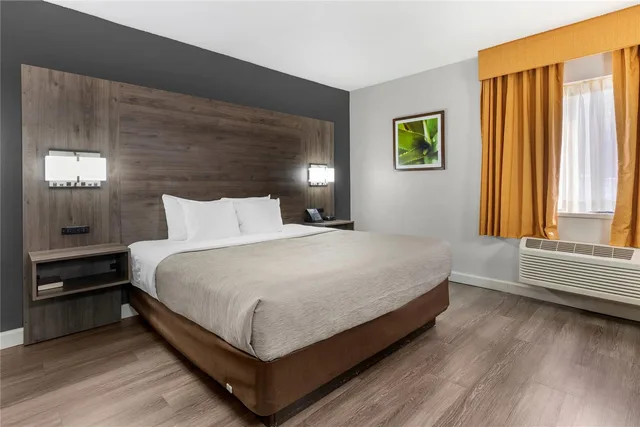 غرفة بسرير كينج لذوي الإعاقة، Quality Inn & Suites Raleigh Durham Airport 3/5