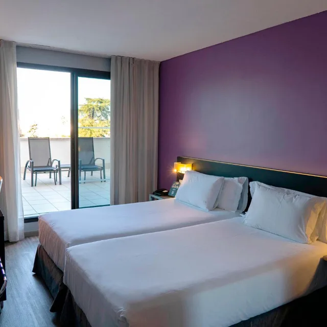 غرفة سوبيريور بسريرين منفصلين بشرفة، Tryp Cordoba Ex Tryp Los Gallos 1/10