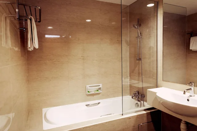 غرفة عائلية بحوض استحمام، Victoria Hotel, a NuVe Group Collection 5/6