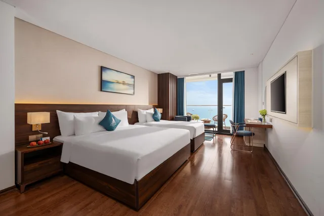 Grand, Ocean, Triple, Deluxe Floor، Canvas Hotel 1/1