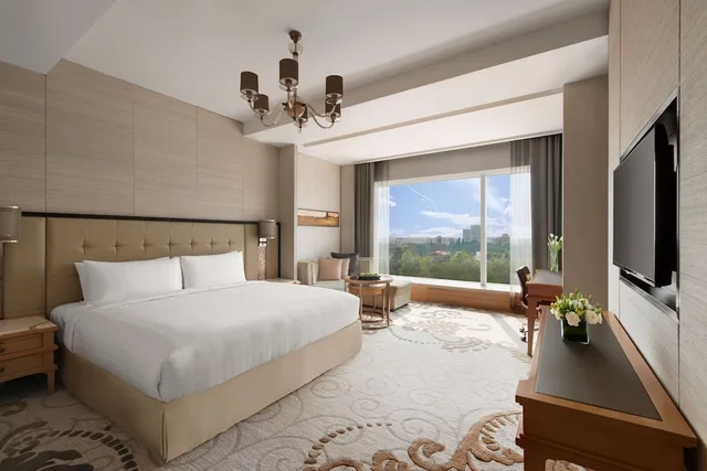 Horizon, Bungalow, King Bed, with View، Shangri-La Hotel Bengaluru 1/10