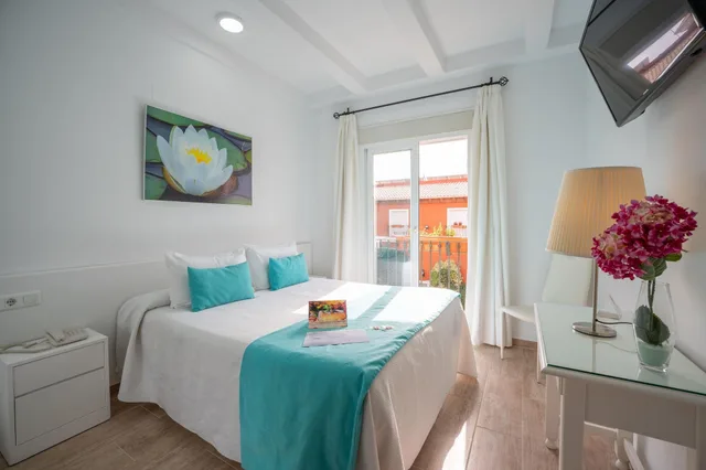 غرفة بسرير مزدوج أو سريرين منفصلين في طابق مرتفع، Hotel Romerito 5/9