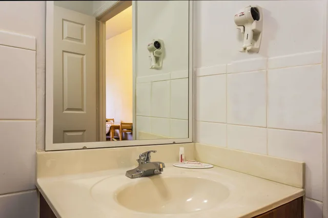 Efficiency, Queen Bed, Smoking، Travelodge Suites By Wyndham Lake Okeechobee 3/4