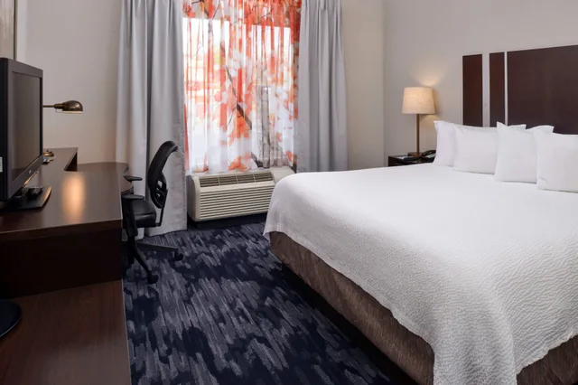 غرفة بسرير كينج، Fairfield Inn And Suites Cedar Rapids 2/6