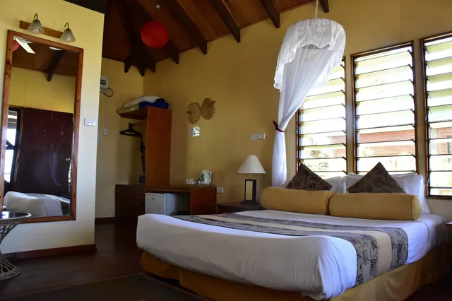 Garden, Bure, Queen Bed, Club Fiji Resort 1/2