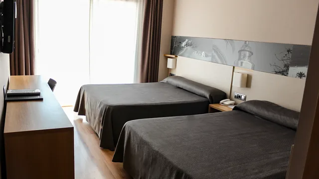 غرفة بسرير مزدوج أو سريرين منفصلين، Hotel Bernat II 5/8