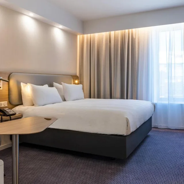غرفة قياسية بسرير كينج وسرير كوين، Holiday Inn Express Nice - Grand Arenas 5/10