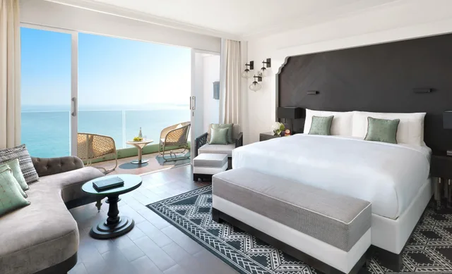 جناح بسريرين مزدوجين بغرفتي نوم، Fairmont Fujairah Beach Resort 3/6