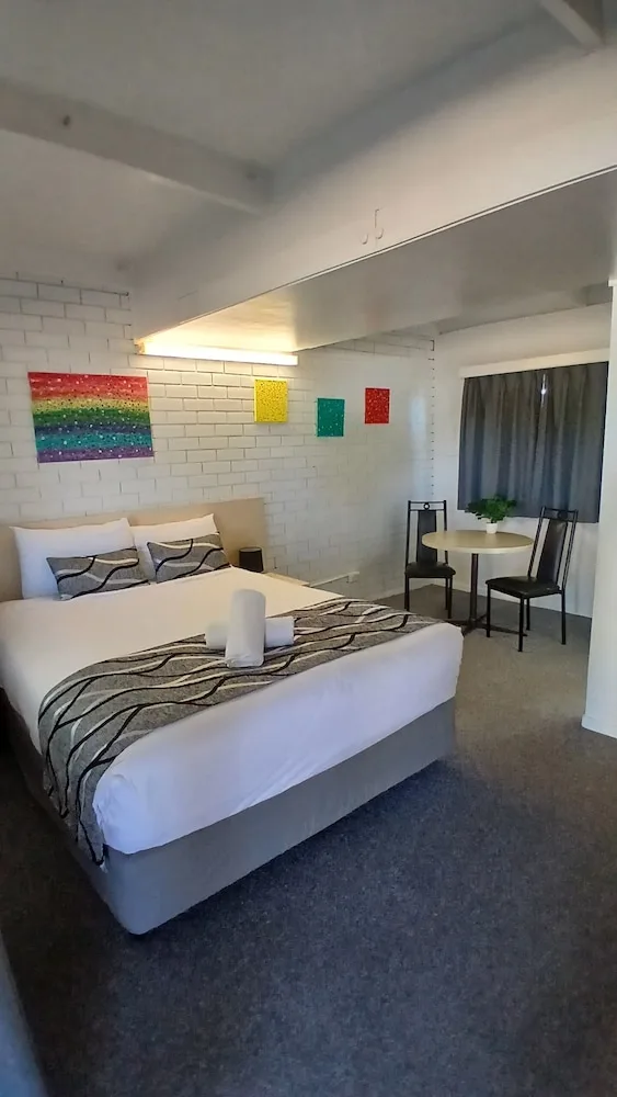غرفة أساسية بسرير كوين، KAPUTAR MOTEL - NARRABRI 4/7